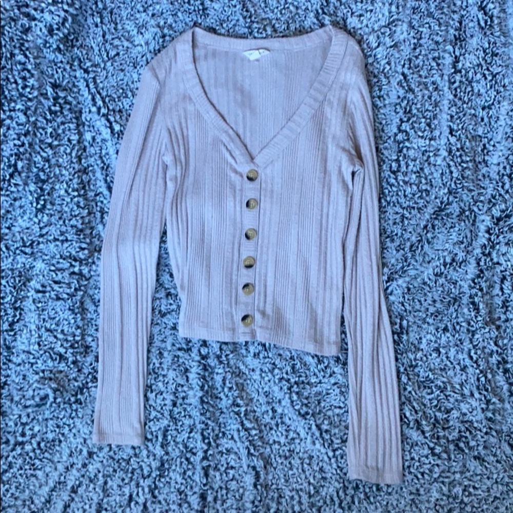 Soft pink v neck crop top